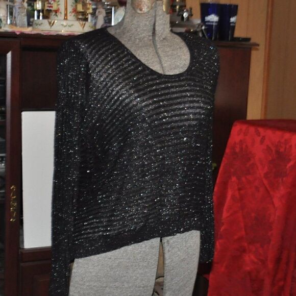 2/$10 Jennifer Lopez Hi-Lo Drop Shoulder Top (see measurements)  MUST BUNDLE - Picture 2 of 4